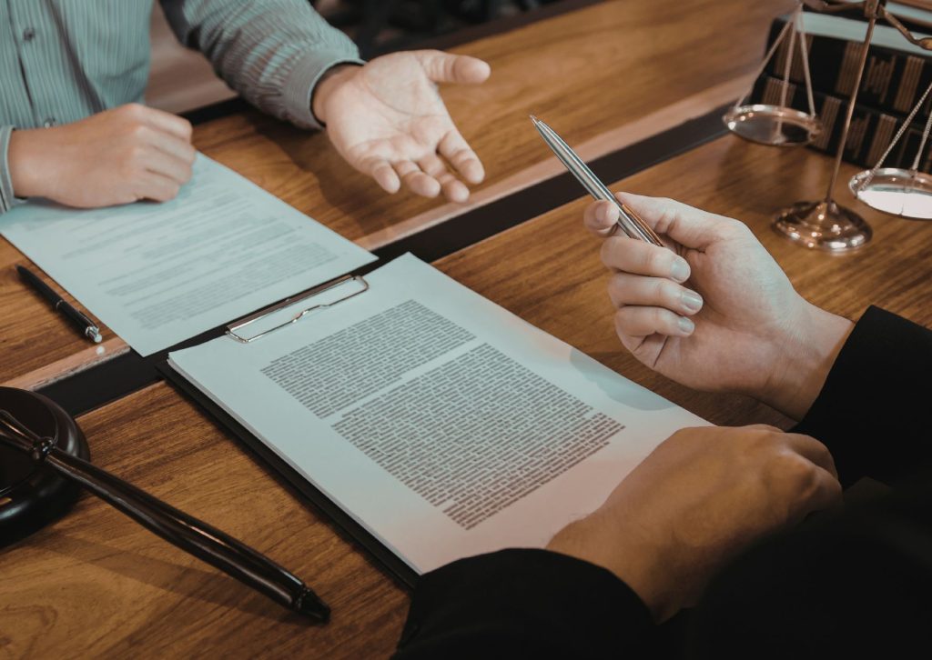 lawyer in Bali for foreigners contact Yuna Law Firm English-speaking consultation